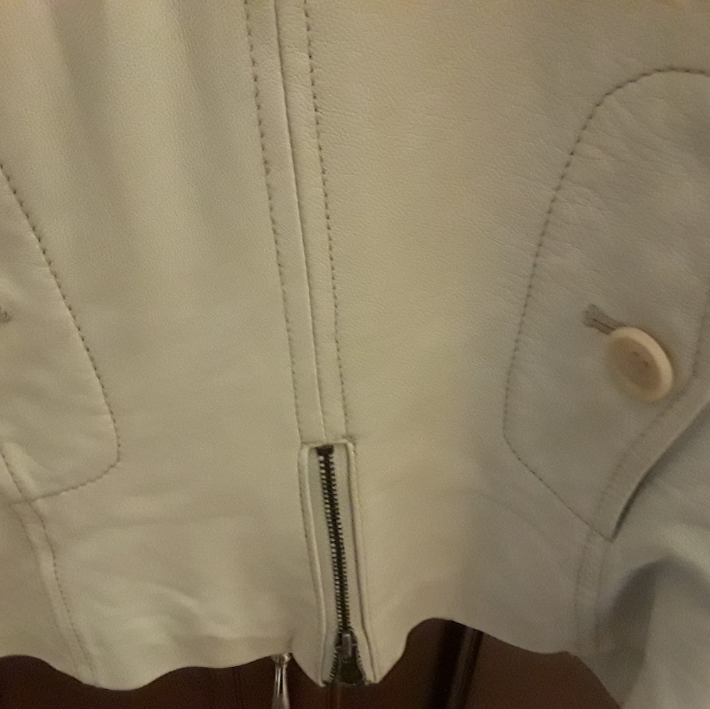 Leather jacket - Picture 3 of 5